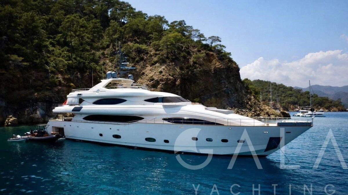 2004 CRN Yachts Feretti Custom Line 128 — en venta — Marmaris, Turkey — photo 1 of 10