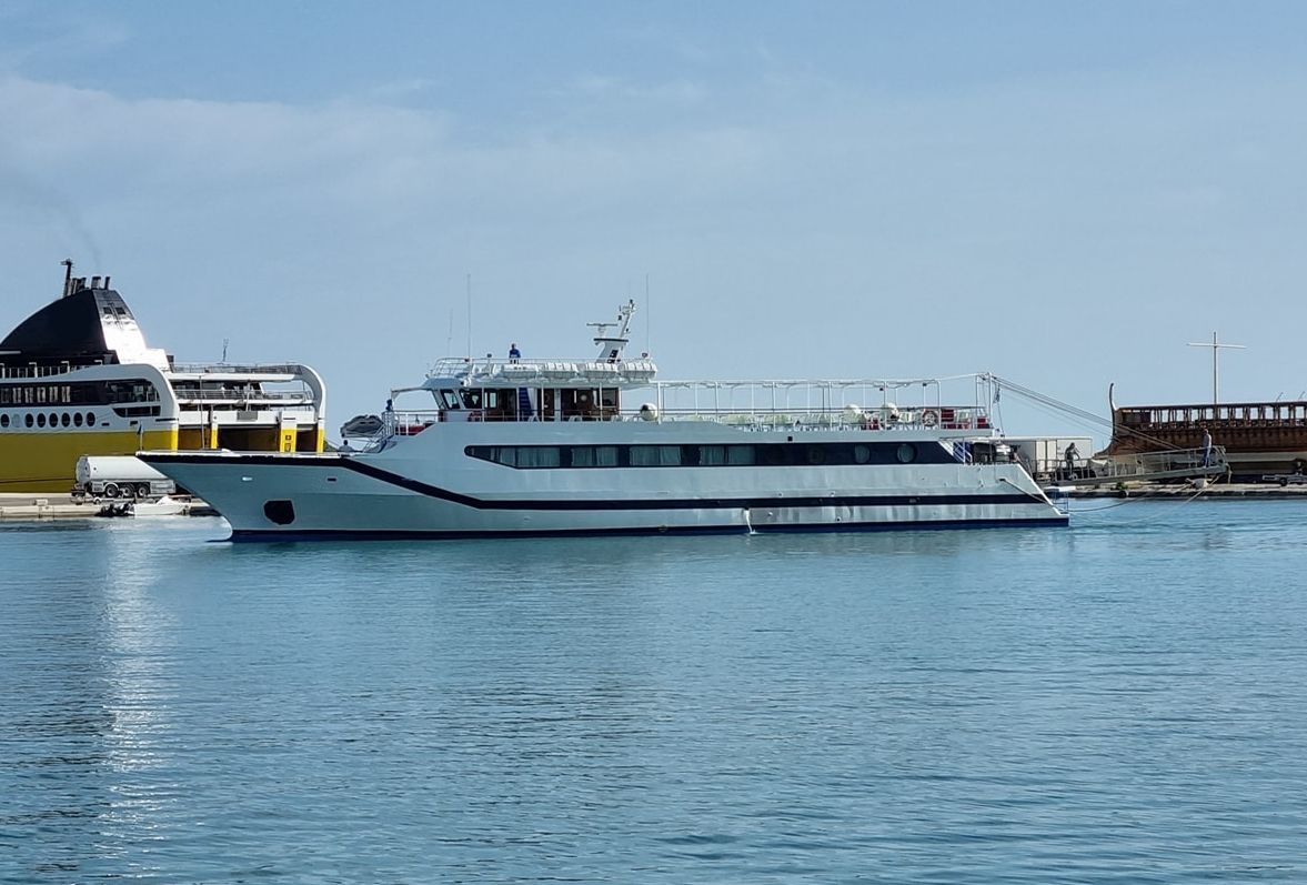 1999 GY 230 — à vendre — Greece — photo 1 sur 4