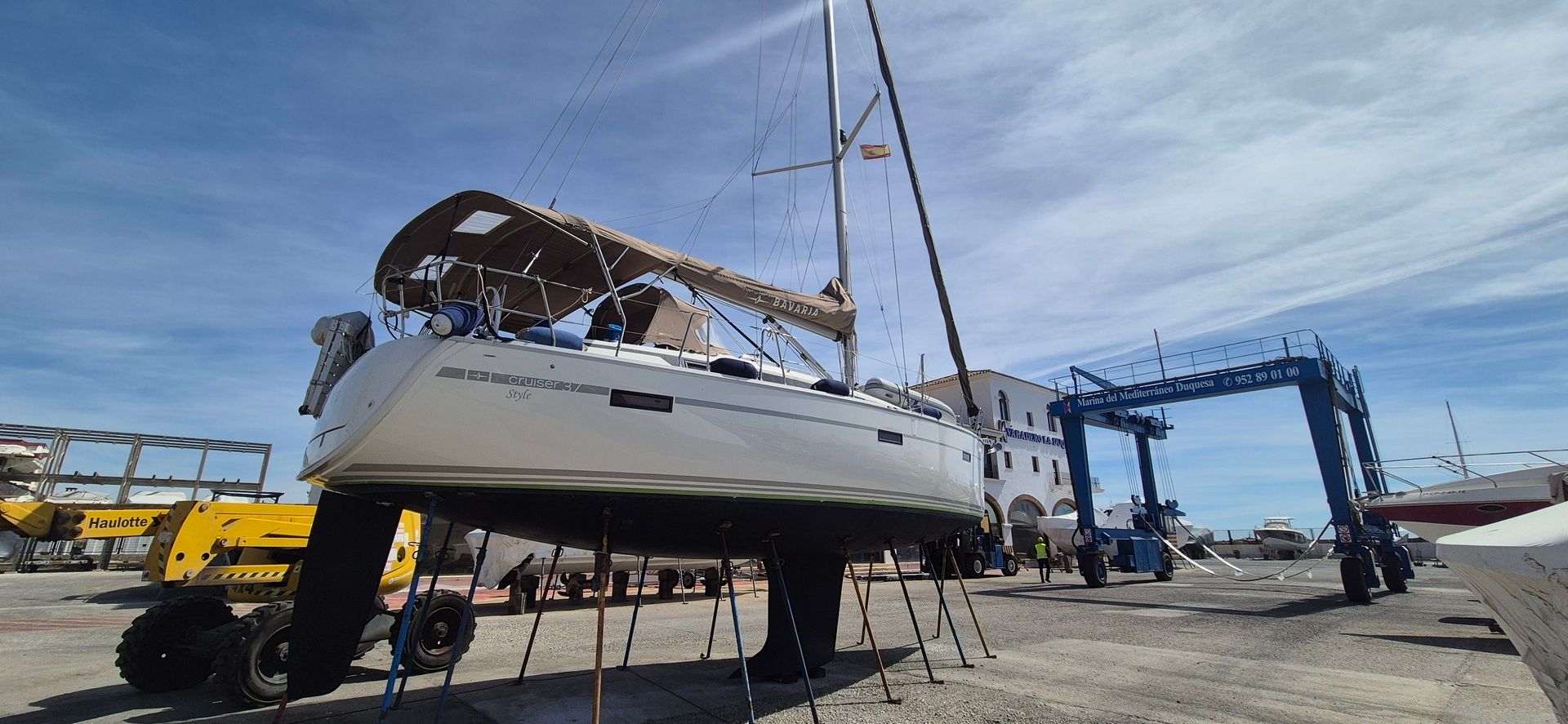 2020 Bavaria Yachts 37 Cruiser — na sprzedaż — Puerto Marina Benalmádena Costa, Spain — photo 1 of 16