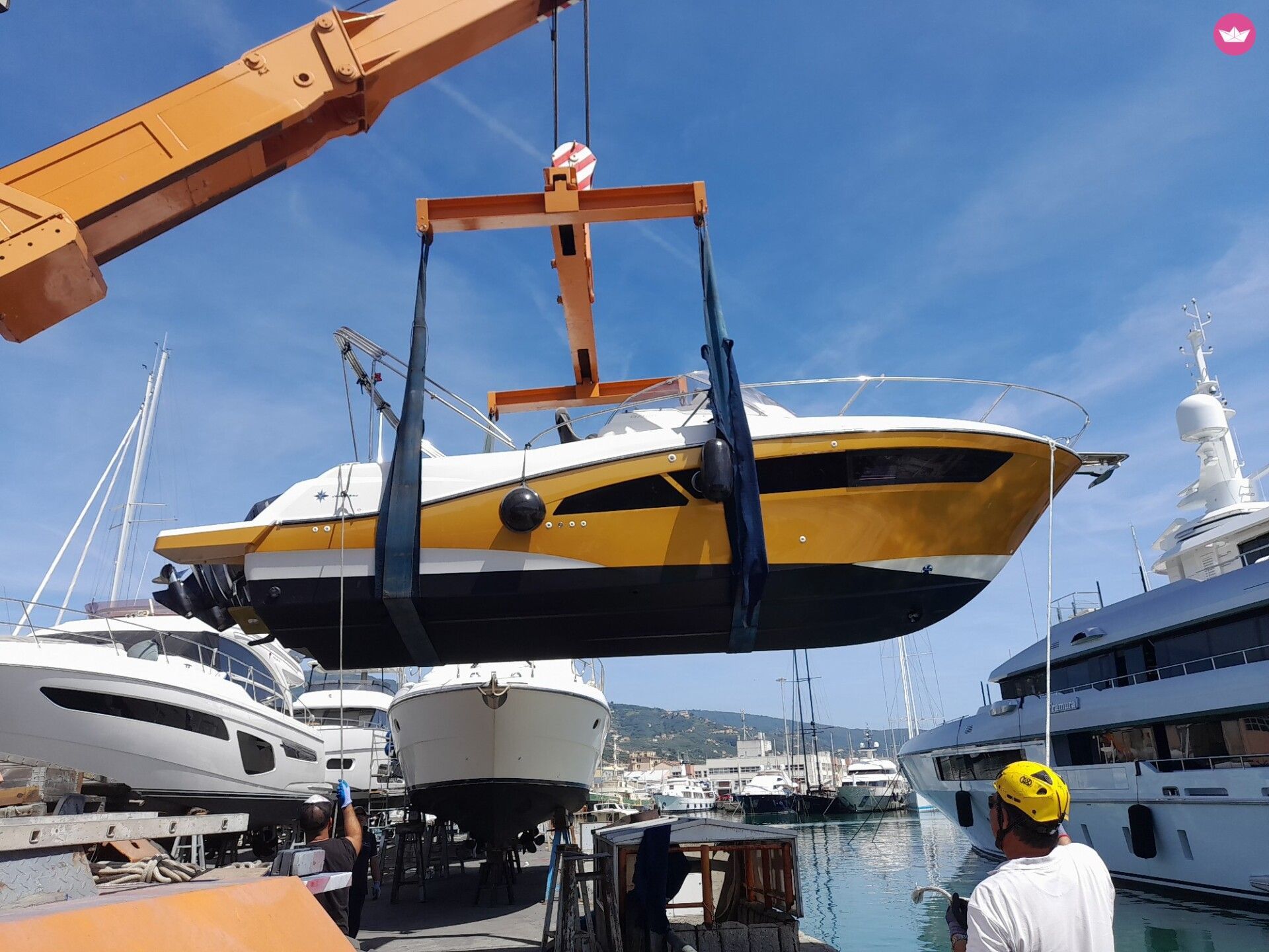 2018 Jeanneau Cap Camarat 9.0 Wa — te huur — Genova, Italy — photo 1 of 11