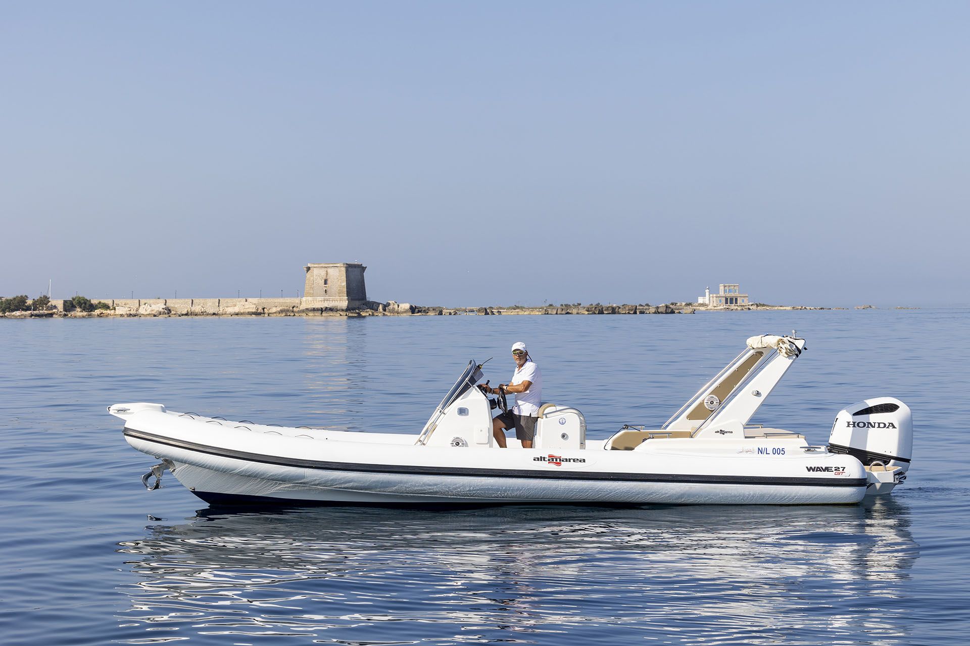 2024 Altamarea Wave 27 — te huur — Trapani, Italy — photo 1 of 13
