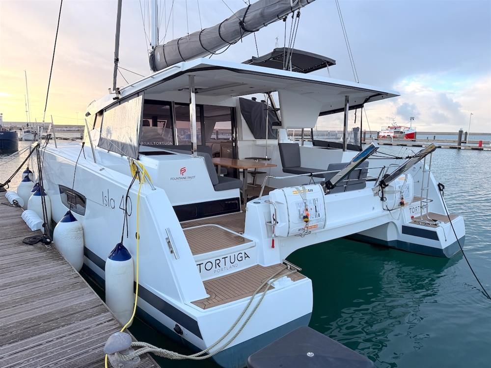 2021 Fountaine Pajot Isla 40 — à vendre — South Coast, United Kingdom — photo 1 sur 63
