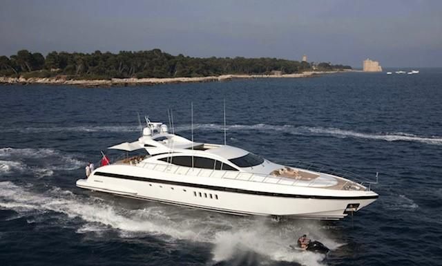 2005 Overmarine Group Mangusta 92 — zu verkaufen — Cannes, France — photo 1 of 24