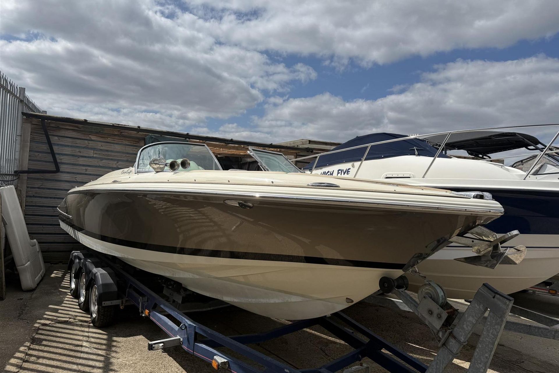 2017 Chris-Craft Launch 25 — en venta — Poole, United Kingdom — photo 1 of 38