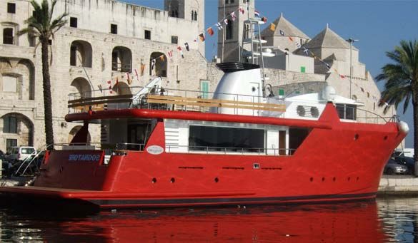 2011 B&G Navi Beluga 85’ — à venda — Na, Italy — photo 1 of 14