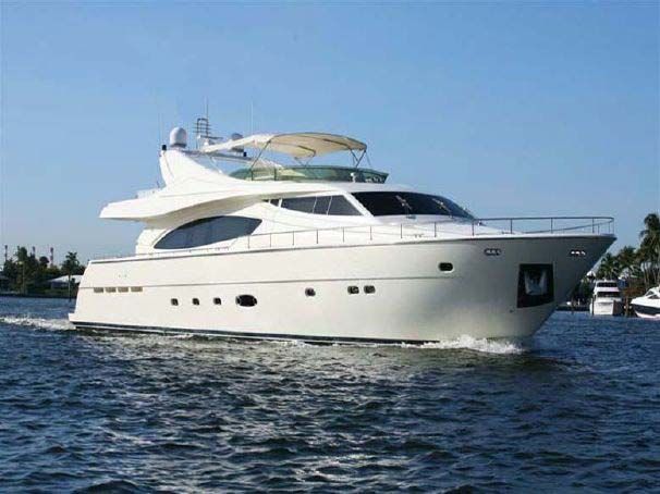 2004 Ferretti 880 — à venda — Na, Italy — photo 1 of 10