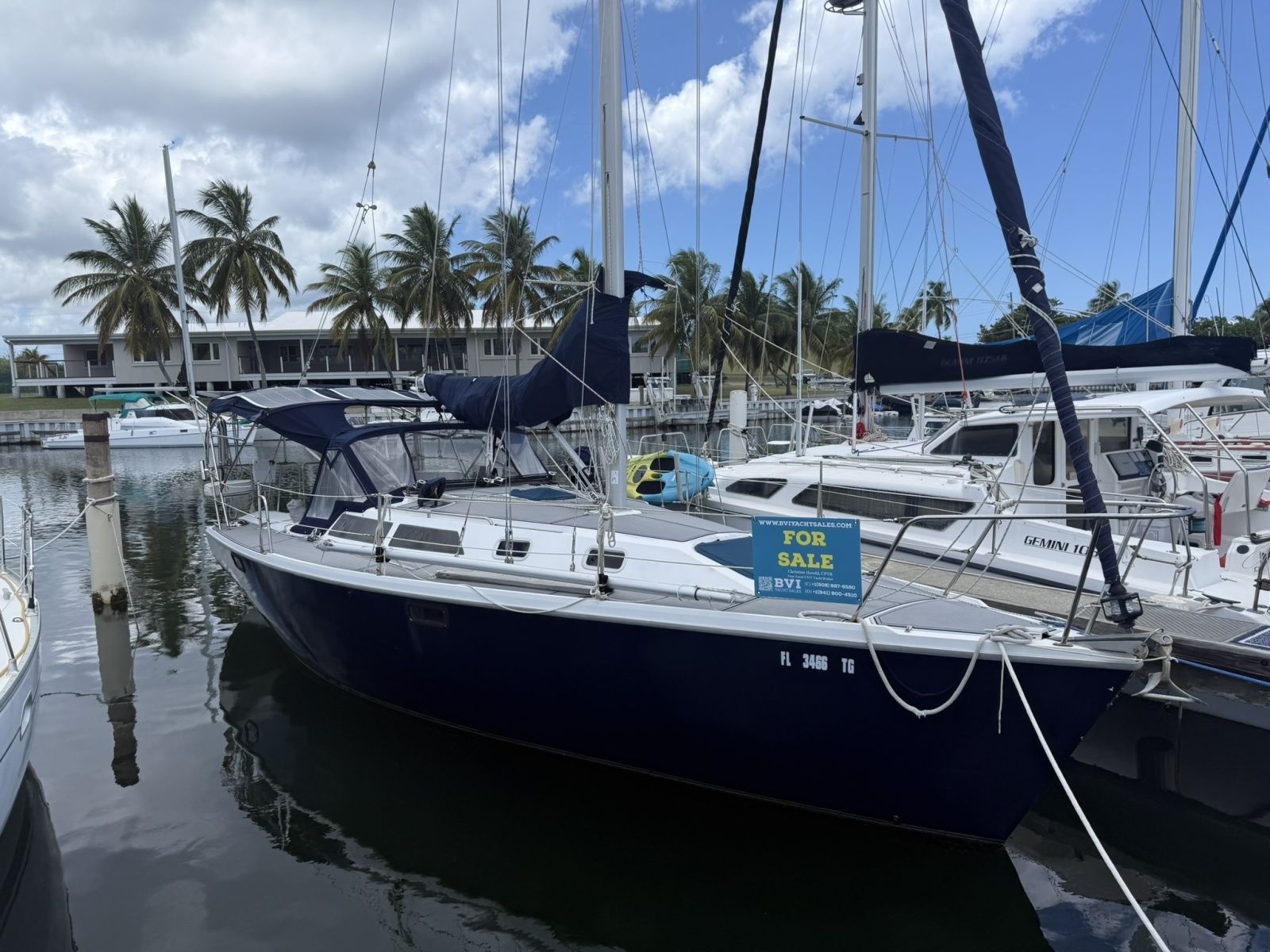 1995 Catalina 320 — à vendre — Green Cay Marina, C-17, Virgin Islands, U.S. — photo 1 sur 24
