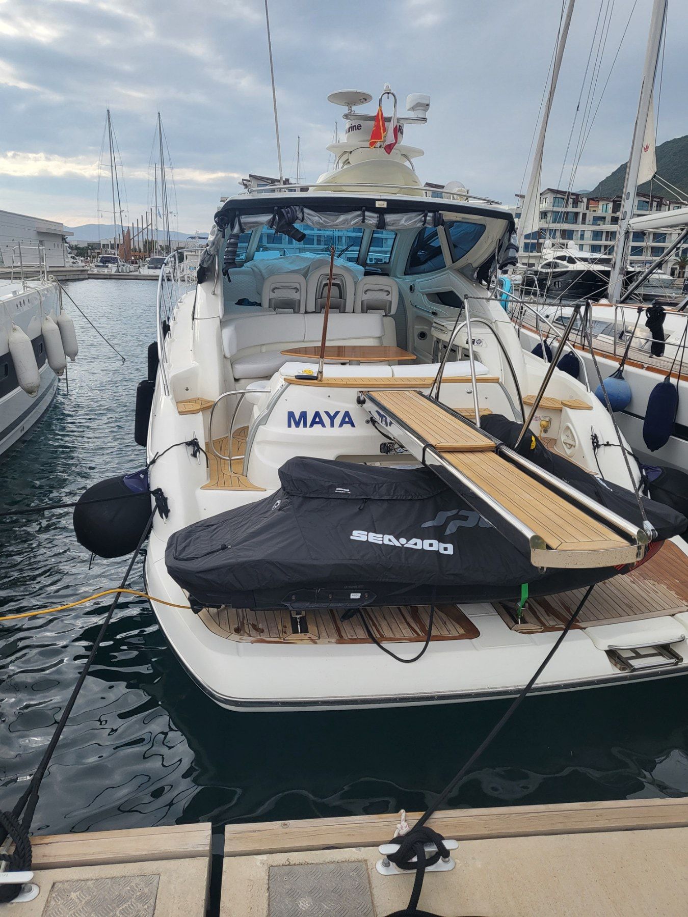 2007 Cranchi Mediterranee 43 — à vendre — Montenegro — photo 1 sur 16