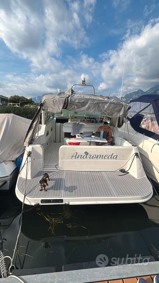 1997 SeeRay Sundancer280 — for sale & charter — Genova, Italy — photo 1 of 12