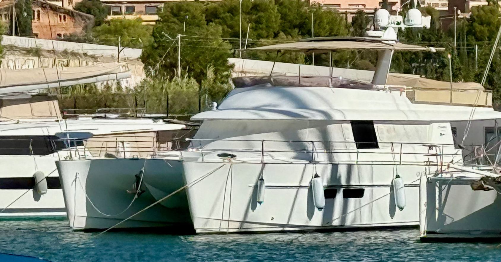 2011 Fountaine Pajot Queensland 55 — na sprzedaż — Barcelona, Spain — photo 1 of 100