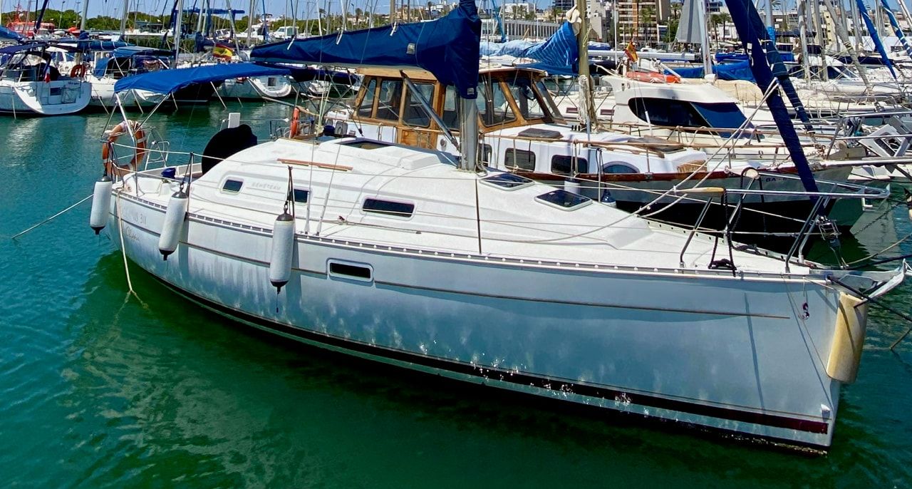 2001 Beneteau Oceanis 311 Clipper — zu verkaufen — Barcelona, Spain — photo 1 of 56