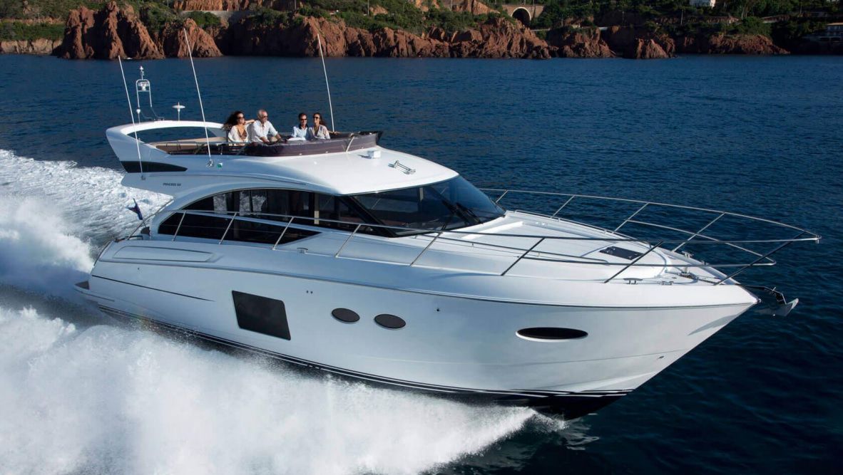 2015 Princess F52 — na sprzedaż — Hong Kong, Hong Kong — photo 1 of 10