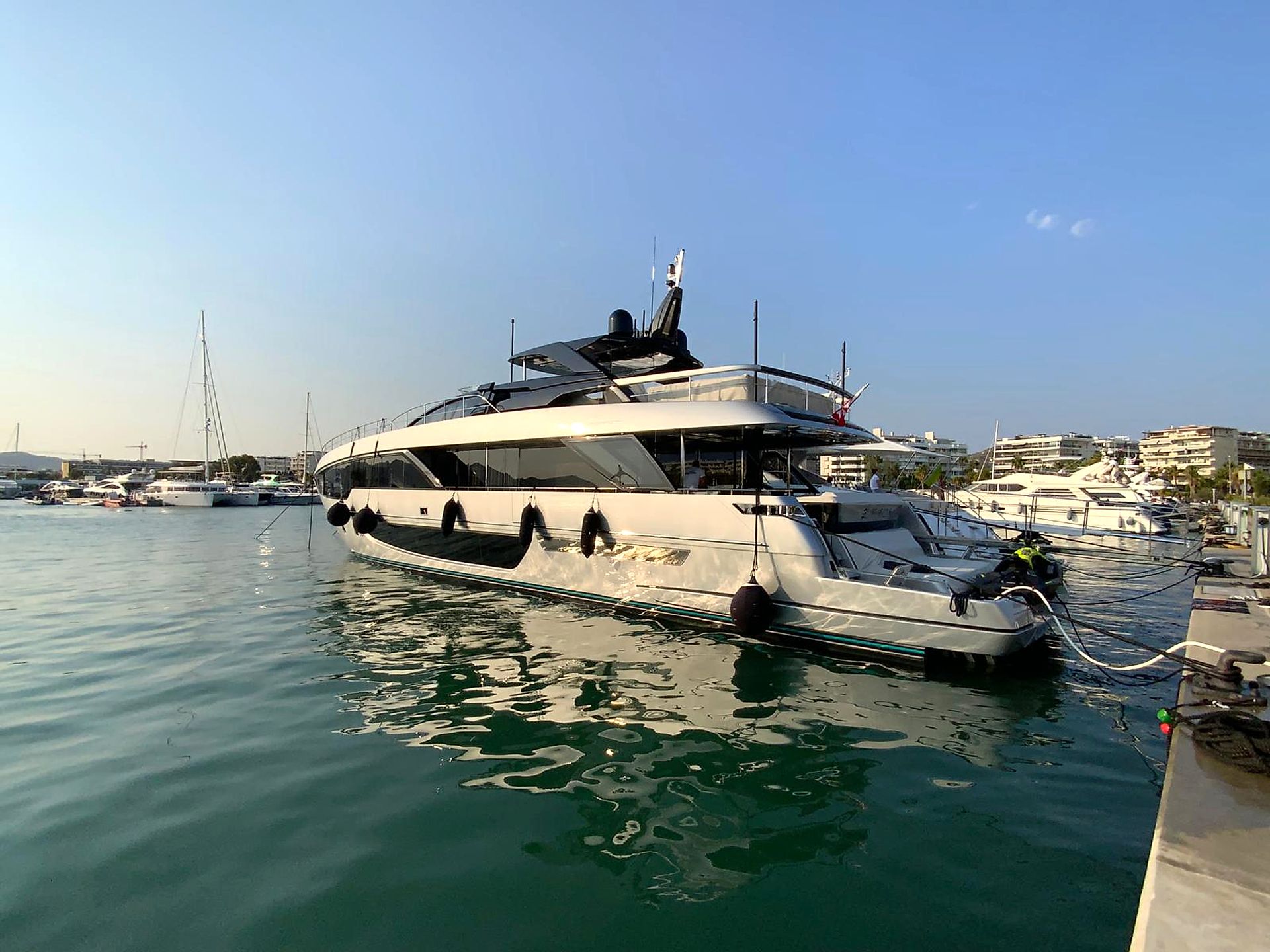 2021 Riva Basilic Corsaro 100 — zu verkaufen — Saint-raphaël, France — photo 1 of 19
