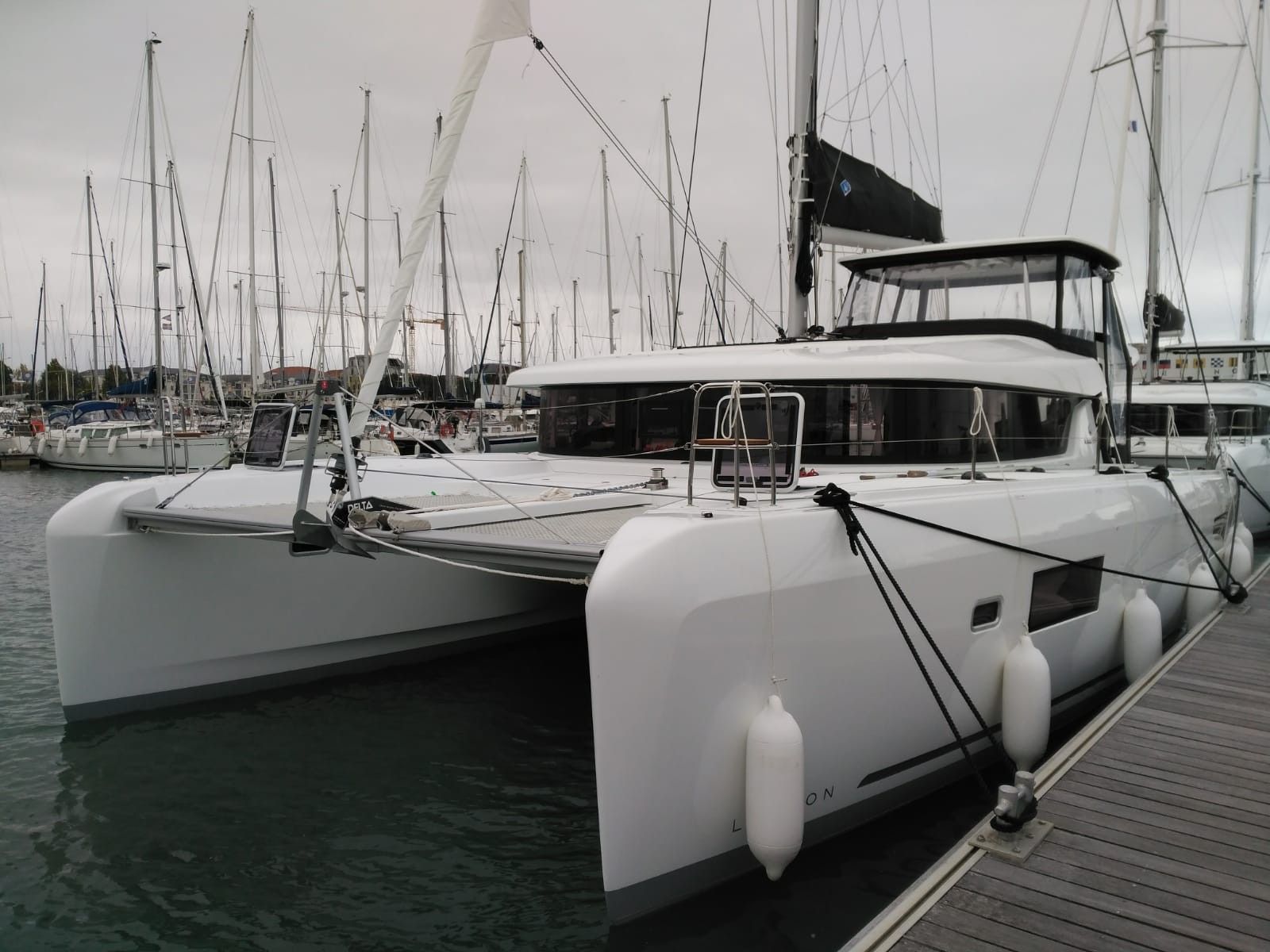 2018 ESTELLA LAGOON 42 42 — zu verkaufen — Le Marin, Martinique — photo 1 of 7