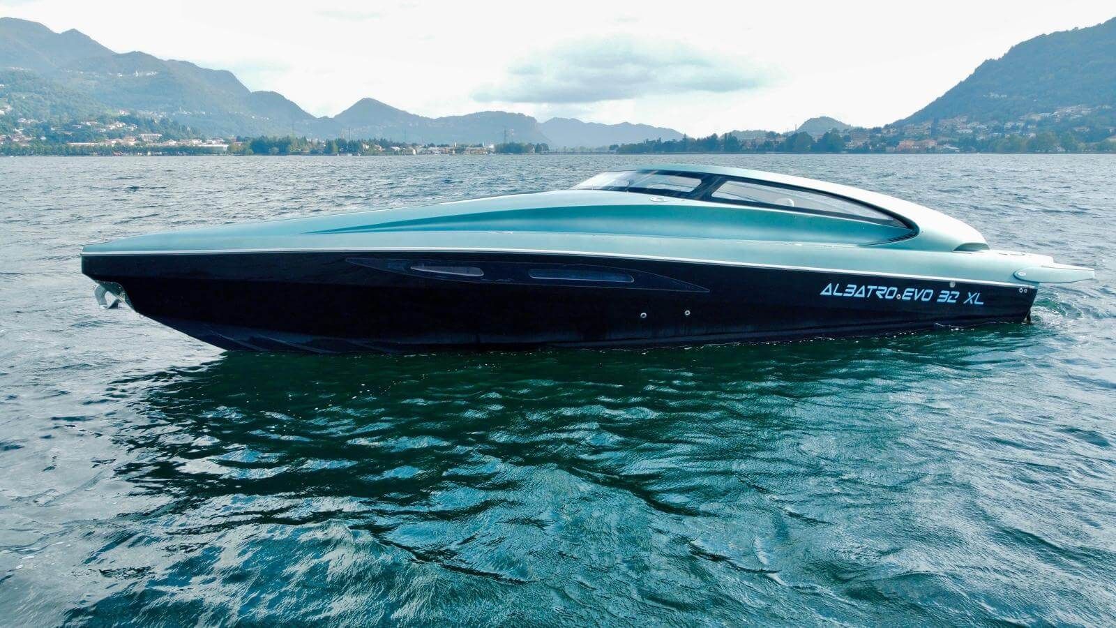 2025 Albatro Srl 32 Evo XL — zu verkaufen — Lombardia, Italy — photo 1 of 10