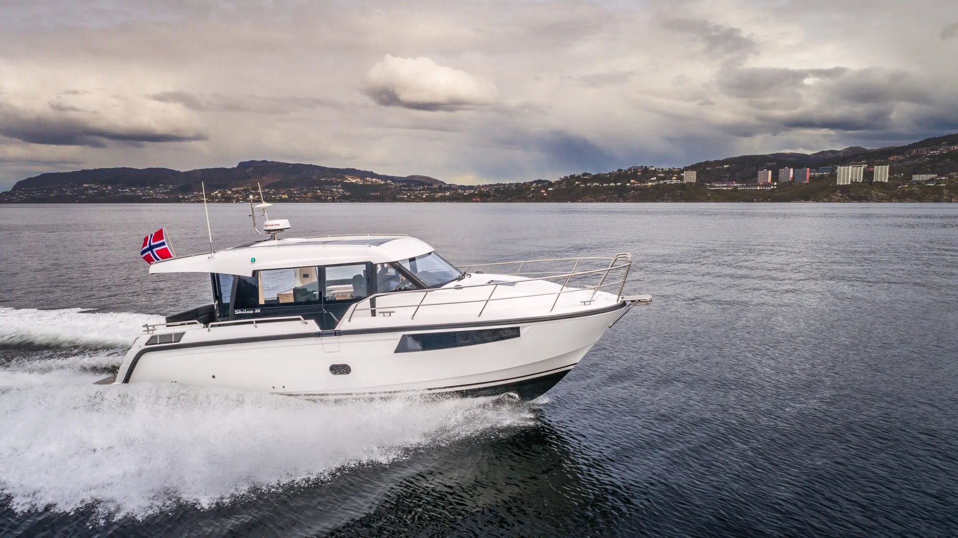 2025 Skilso 35 — en venta — Poole, ENG, United Kingdom — photo 1 of 74