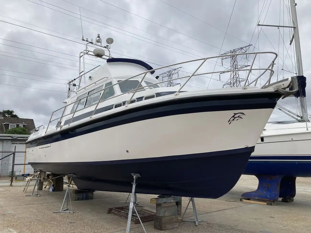 2001 Aquastar 38 — en venta — Poole, ENG, United Kingdom — photo 1 of 77