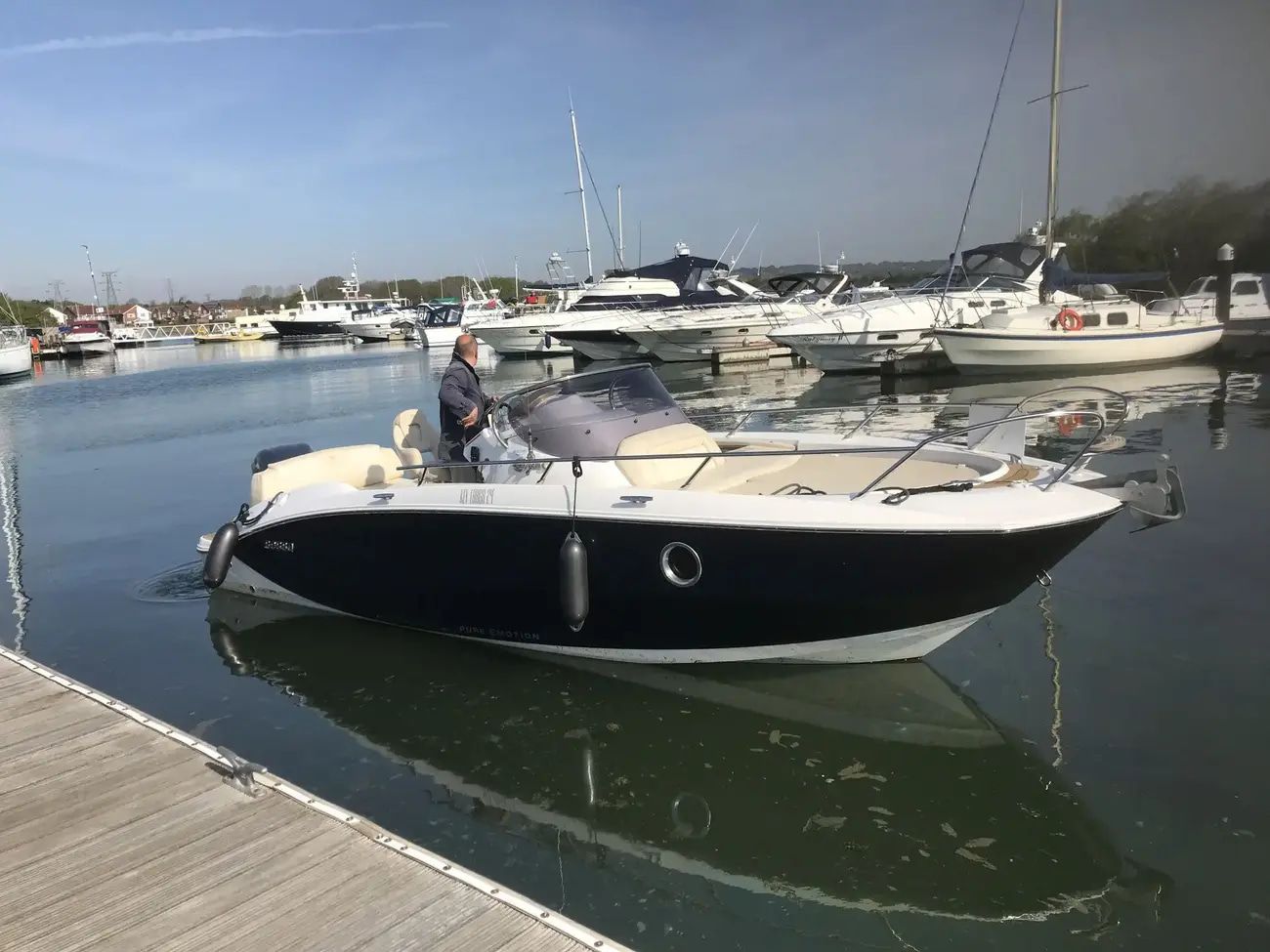 2010 Sessa Marine 24 — en venta — Poole, ENG, United Kingdom — photo 1 of 42