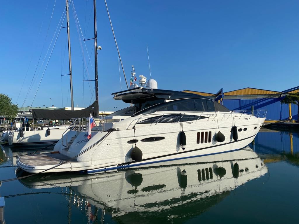 2007 Princess V65 — à vendre — New York, United States — photo 1 sur 6