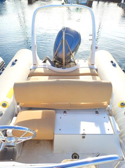 2001 Zodiac Medline 2 600 — in vendita — Saint-Cyprien, France — photo 1 of 4