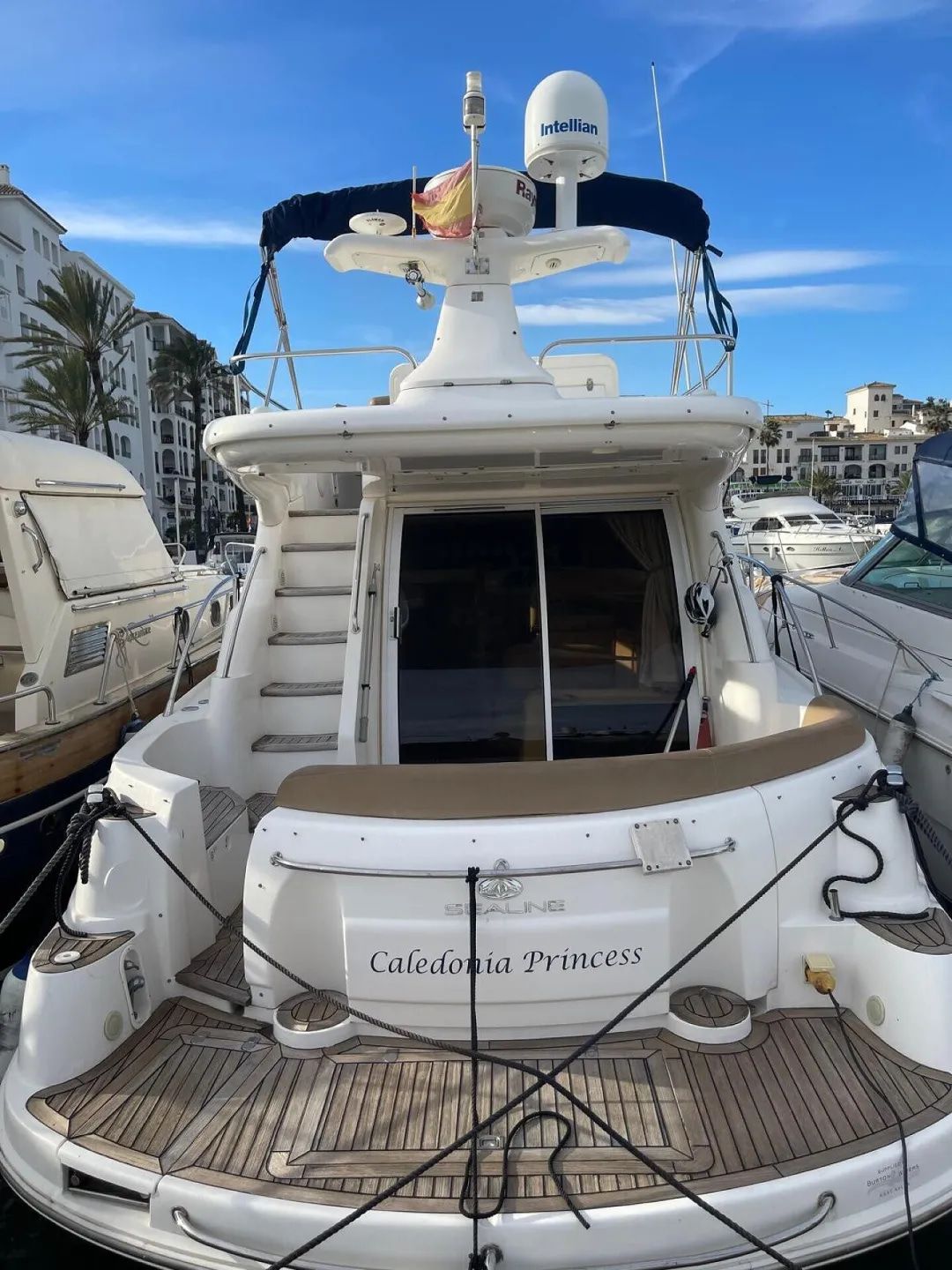 2004 Sealine F37 — na sprzedaż — Manilva, Spain — photo 1 of 11