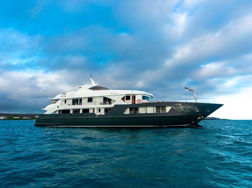 2018 Galapagos Infinity — te huur — Galapagos, Ecuador — photo 1 of 11