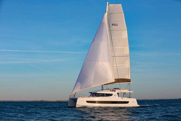 2025 Bali Catamarans Bali 4.4 — zu verkaufen — Antibes, France — photo 1 of 29