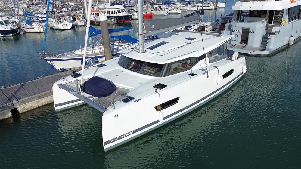 2021 Fountaine Pajot Isla 40 — zu verkaufen — South Coast, United Kingdom — photo 1 of 41