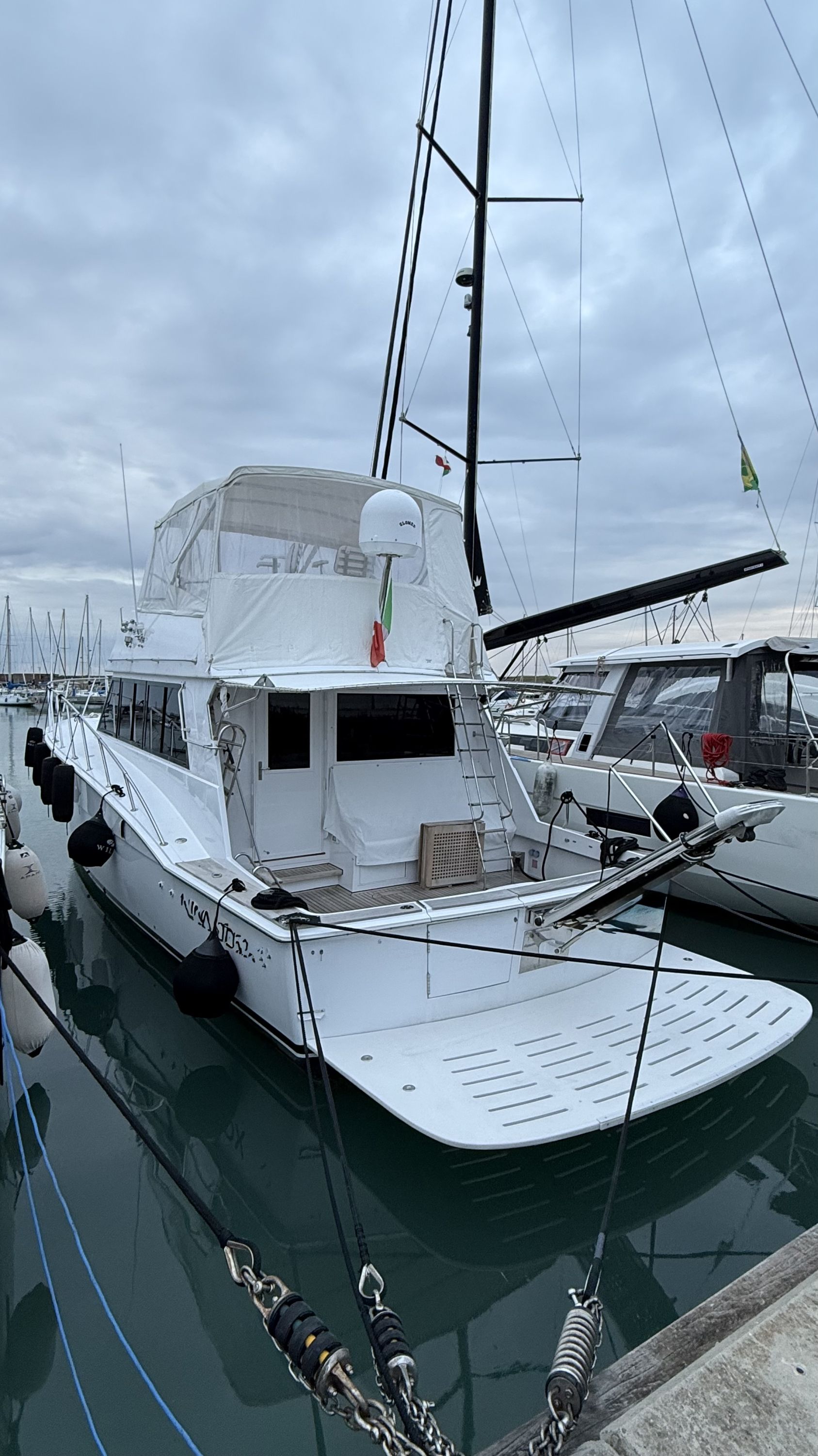 1981 Hatteras 50 — à vendre — Pisa, Italy — photo 1 sur 46