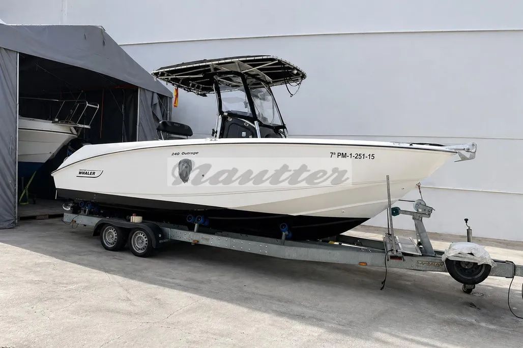 2005 Boston Whaler 240 Outrage — à vendre — Cadiz, Spain — photo 1 sur 18