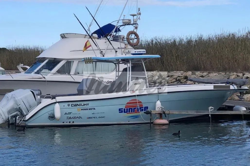 2010 Century 3200 Center Console — in vendita — Cadiz, Spain — photo 1 of 23