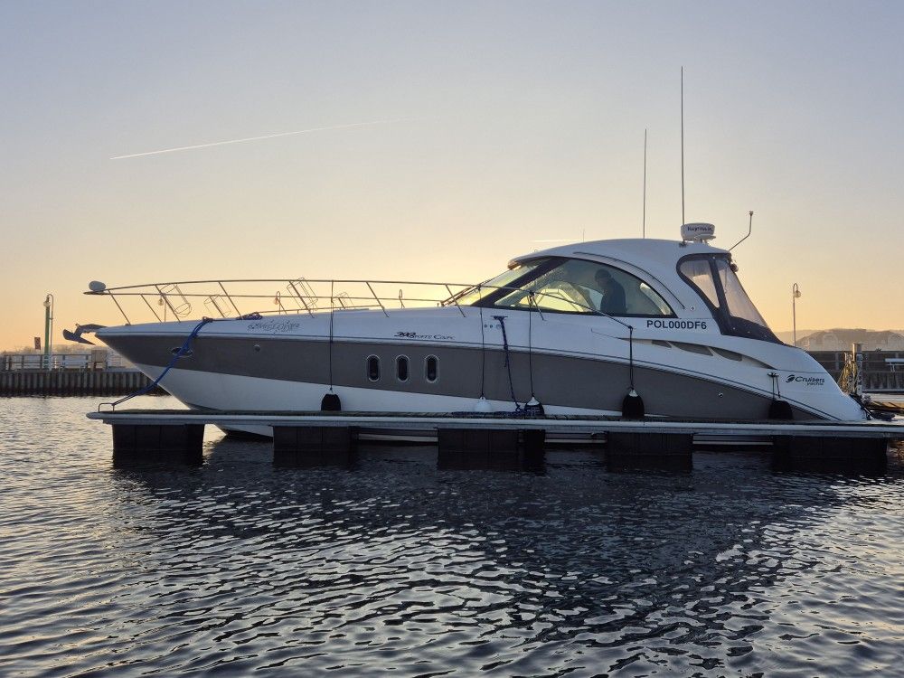 2008 Cruisers Yachts 390 Coupe — for sale — Gdańsk, Poland — photo 1 of 44