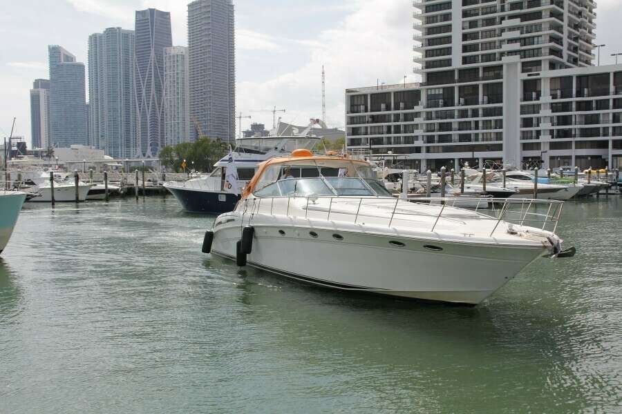 2000 Sea Ray 540 Sundancer — à vendre — Miami, United States — photo 1 sur 17