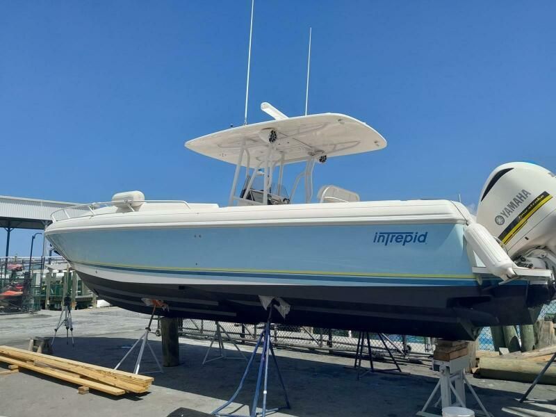 2008 Intrepid 370 Cuddy — à vendre — Miami, United States — photo 1 sur 5