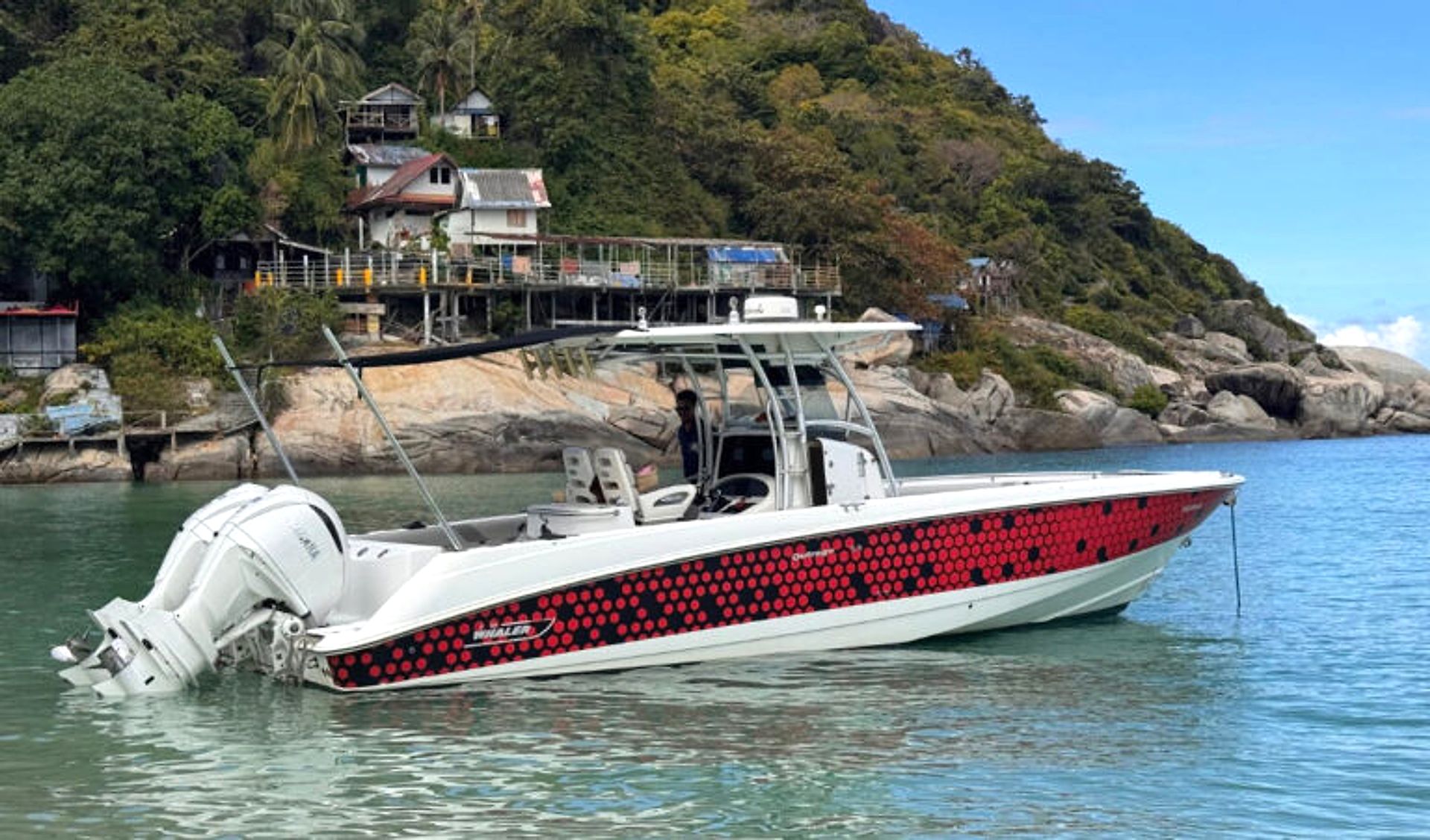 2004 Boston Whaler 320 Outrage — à vendre — Phuket, Thailand — photo 1 sur 25