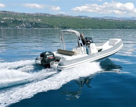2020 Saver MG 710 — zu chartern — Saint-Tropez, France — photo 1 of 4