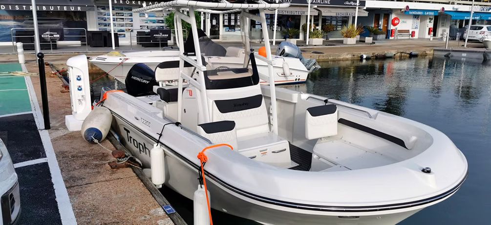 2020 Bayliner Trophy 22cc — zu chartern — Saint-Tropez, France — photo 1 of 5