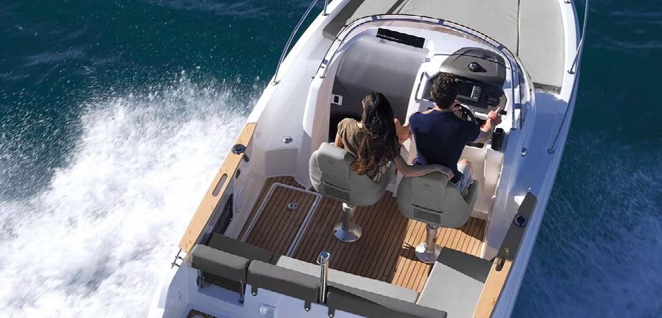 2019 Jeanneau Cap Camarat 6.5 WA — en alquiler — Saint-Tropez, France — photo 1 of 7