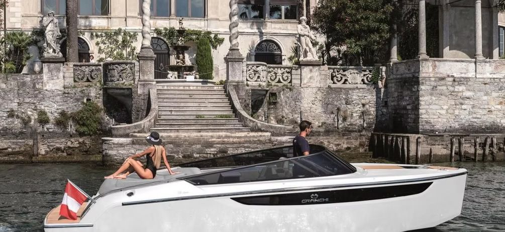 2019 Cranchi E26 — te huur — Saint-Tropez, France — photo 1 of 8