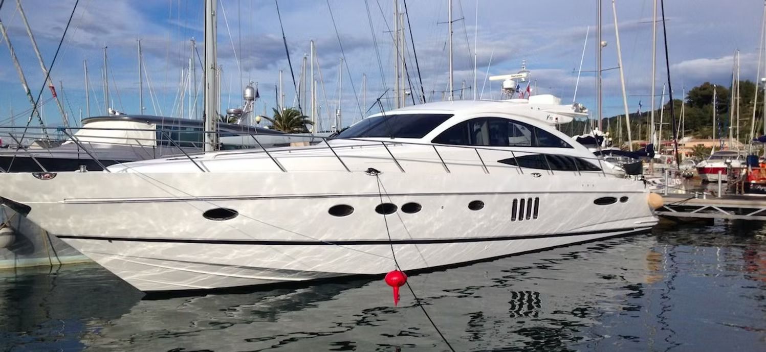 2008 Princess V70 — a noleggio — Cannes, France — photo 1 of 8