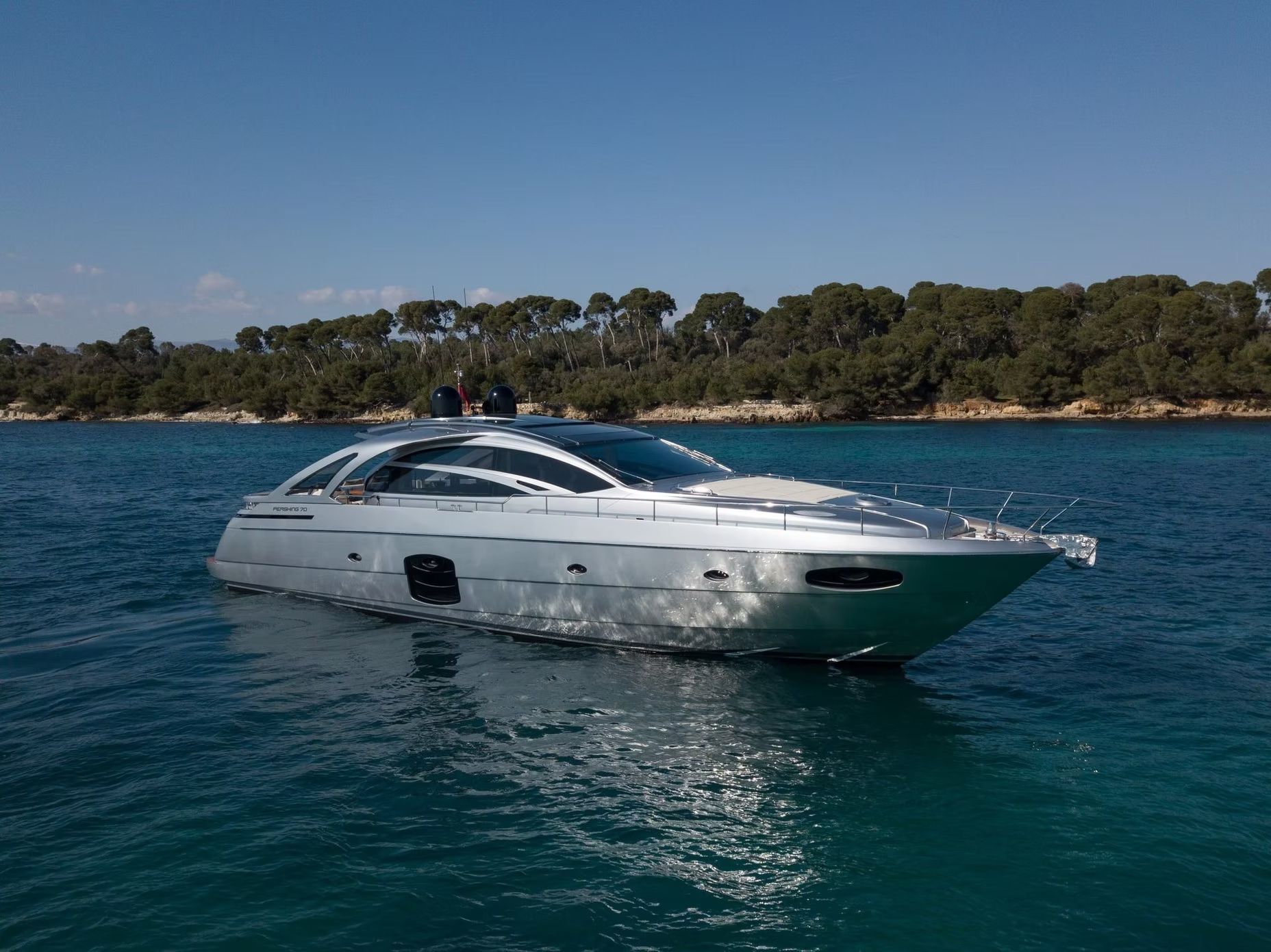 2016 Pershing 70 — te huur — France — photo 1 of 8