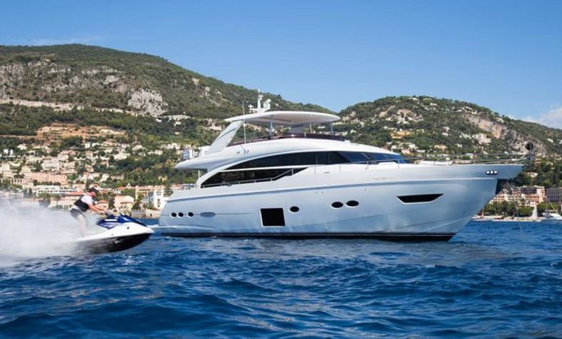 2023 Princess 88 — na czarter — Na, France — photo 1 of 6