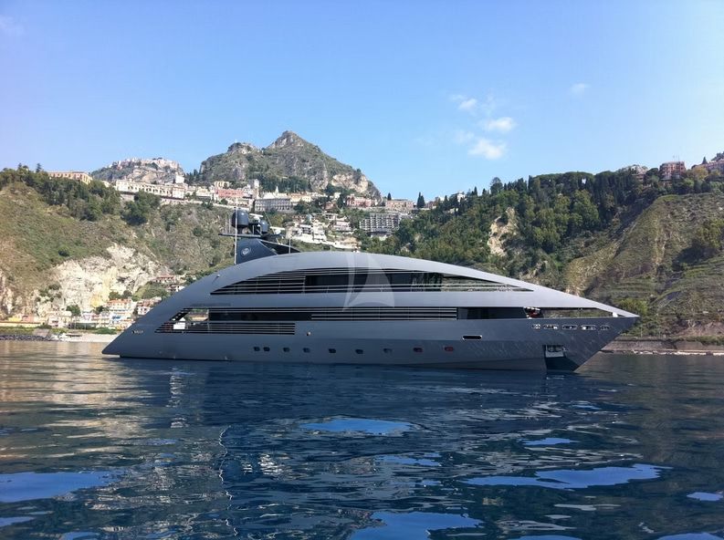 2010 Signature Ocean Saphire — zu chartern — Cannes, France — photo 1 of 6