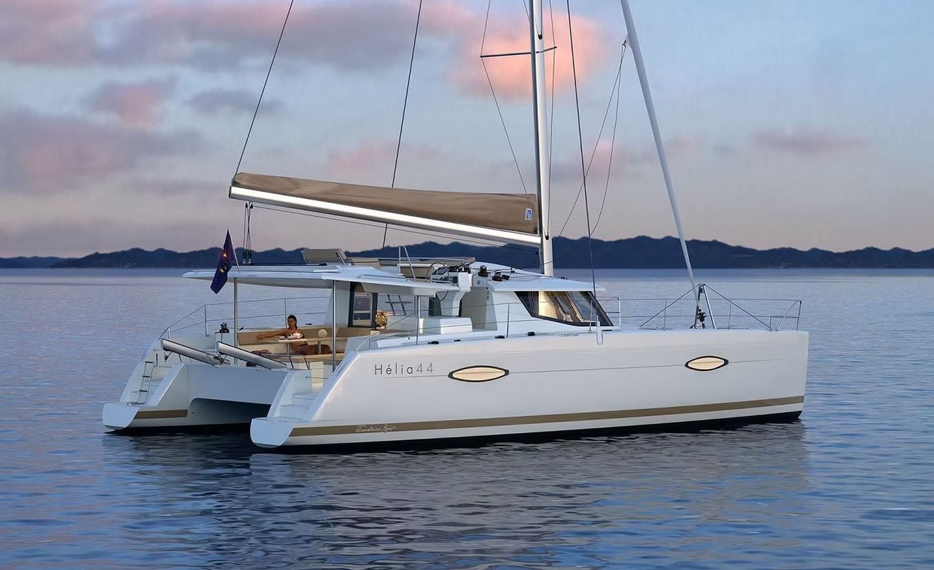 2019 Fountaine Pajot Helia 44 — zu chartern — La Rochelle, France — photo 1 of 9