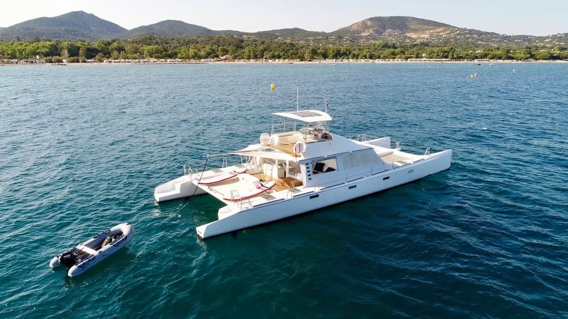 2023 Beneteau Oceanis 390 — na czarter — La Rochelle, France — photo 1 of 12