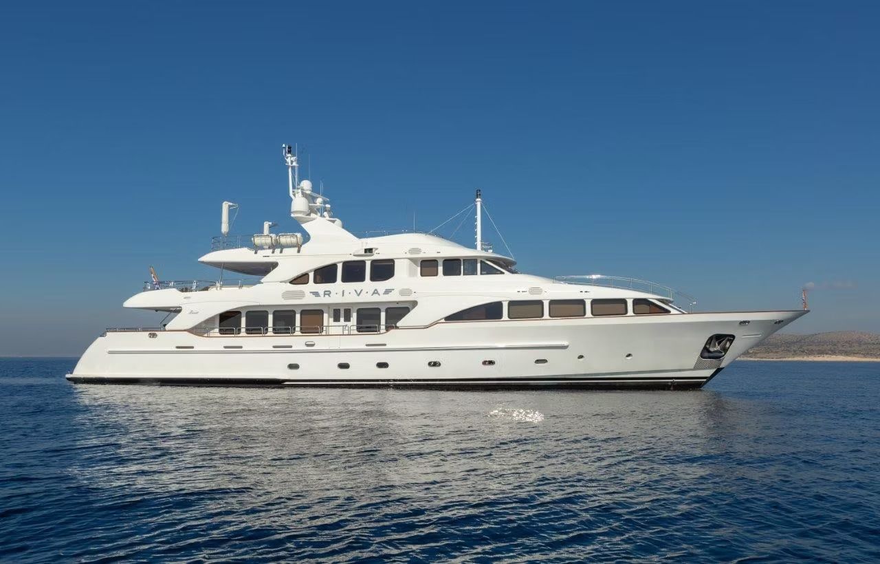 2007 Benetti 120 Classic — zu chartern — Saint-Tropez, France — photo 1 of 24
