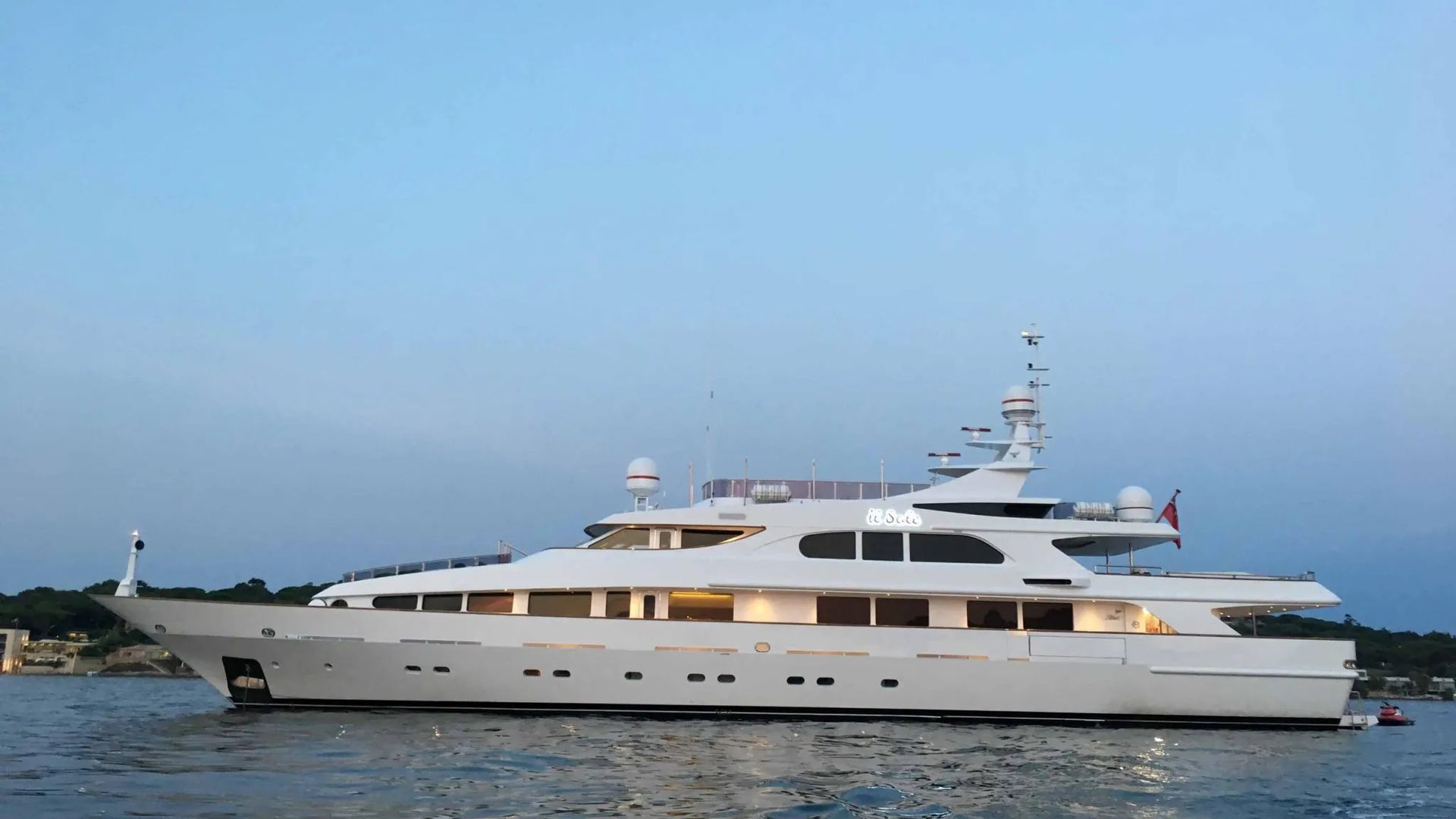 1994 Benetti Il Sole — na czarter — London, United Kingdom — photo 1 of 57