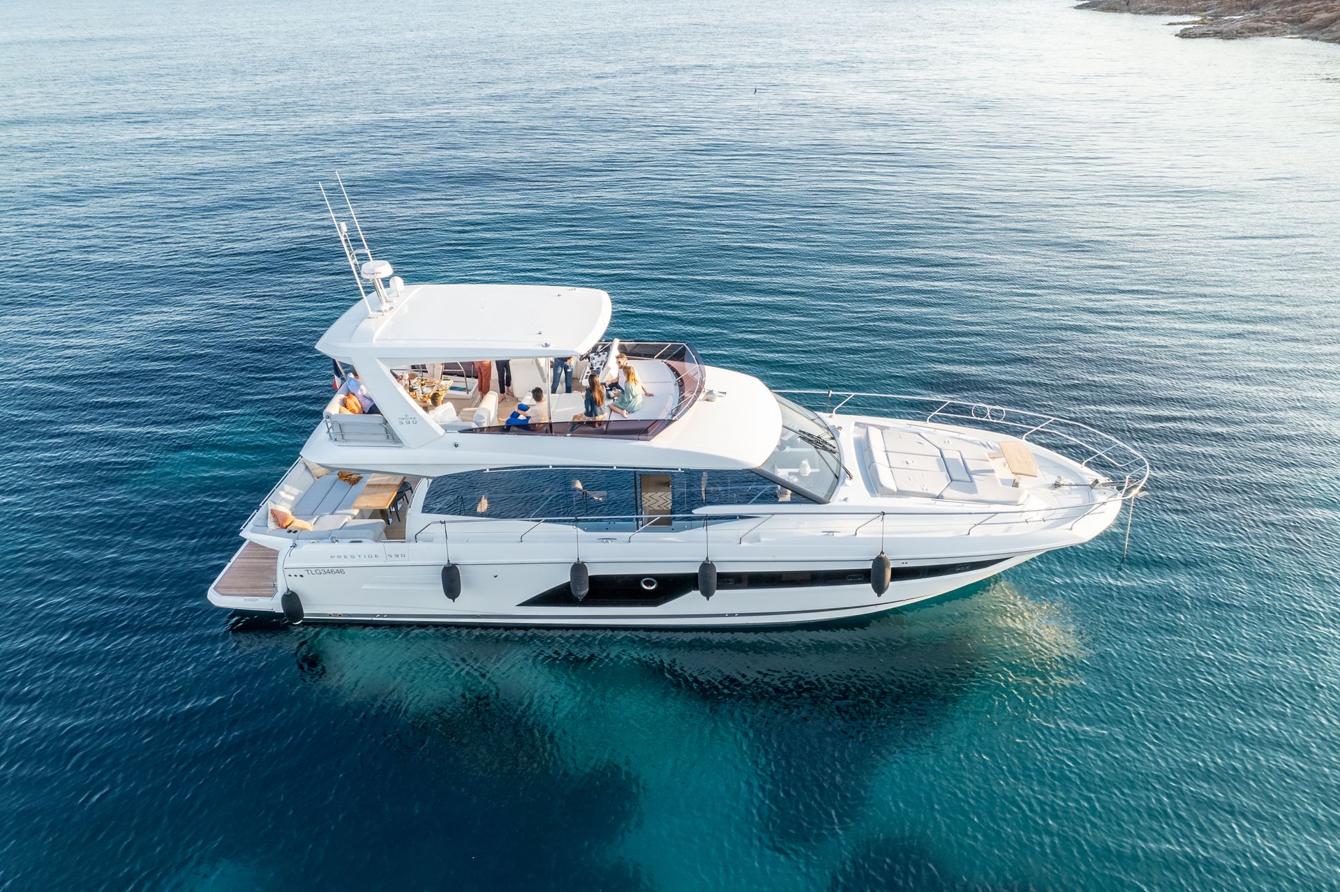2021 Jeanneau Prestige 590 — te koop — Saint Raphael, France — photo 1 of 34
