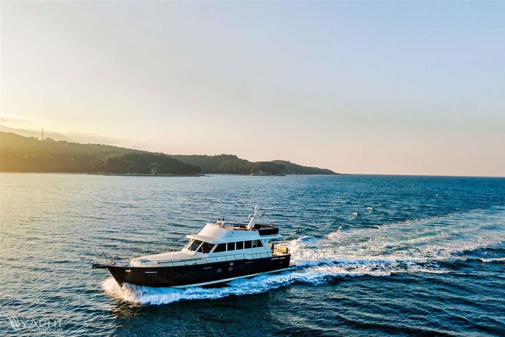 2004 Explorer Trawler 65 — in vendita — Adriatic riviera, Italy — photo 1 of 11