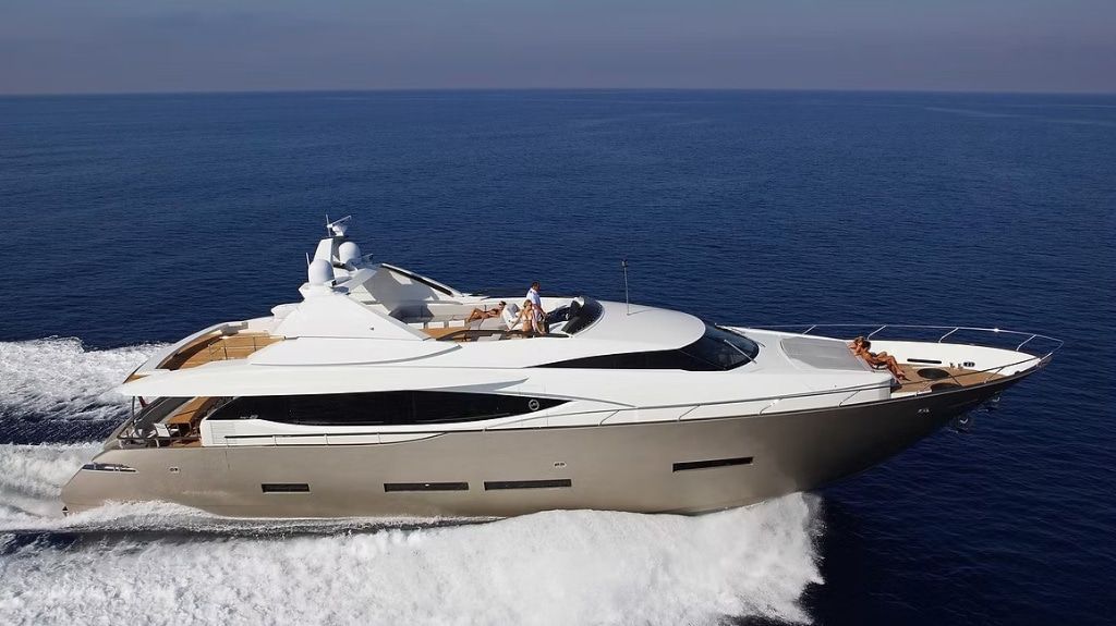 2009 Peri 29m — en venta — Na, Italy — photo 1 of 2